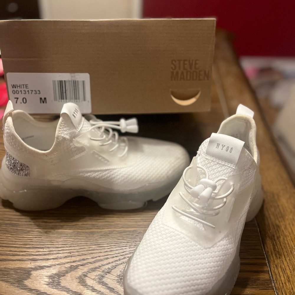 Steve Madden sneakers Size 7
